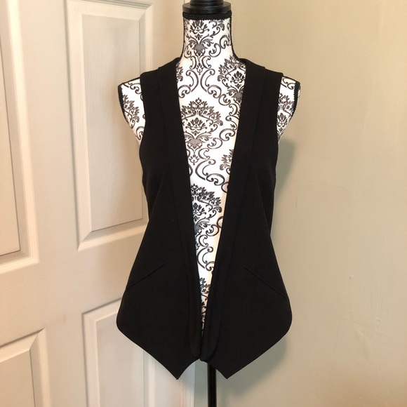 Two vests - Picture 5 of 6